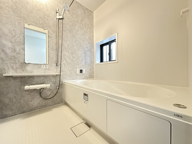 【前面道路含む現地写真】 | 新座市畑中2丁目　新築一戸建住宅　全1棟　(丸井志木店) | 前面道路は交通量が少ないので車の出し入れもスムーズに行えます。