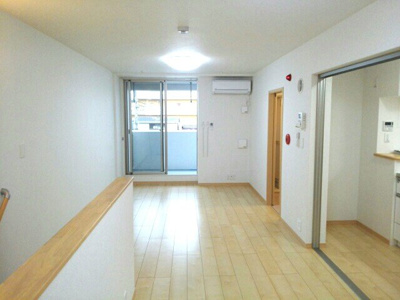 【居間・リビング】 | サンモントレ島頭 | こちらの居間で趣味の時間をお楽しみください