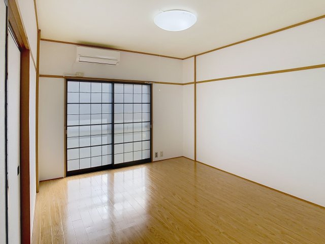 ガーデンコート篭田の洋室