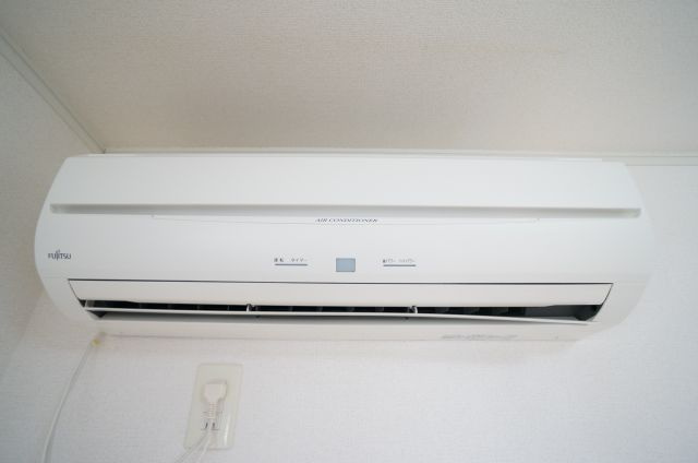 ウエストイリーデⅡの設備|エアコン付き
