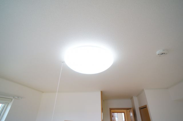 ウエストイリーデⅡの設備|照明ついてますよ！
