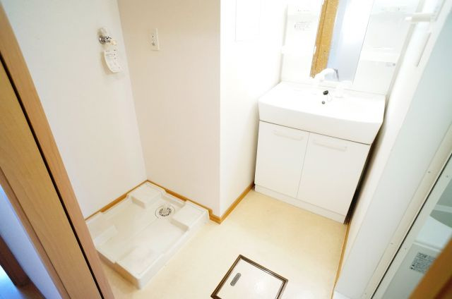 ウエストイリーデⅡの洗面所