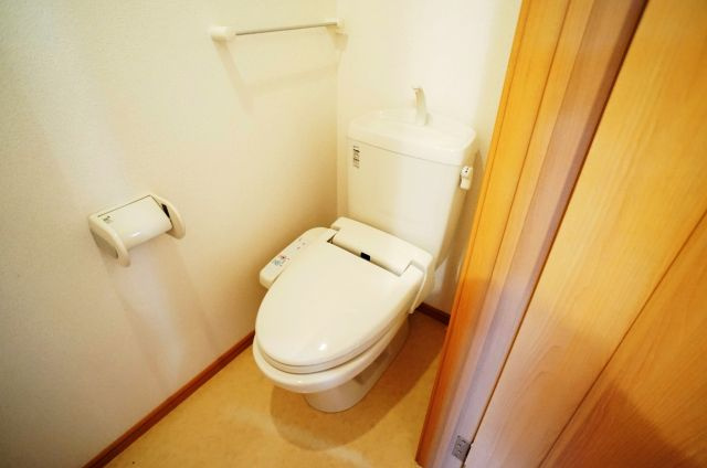 ウエストイリーデⅡのトイレ|ウォシュレット付き
