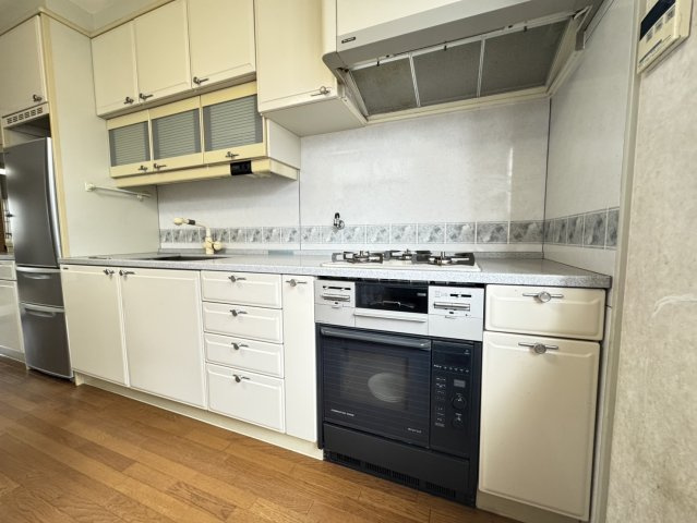 若菜通6丁目戸建のキッチン