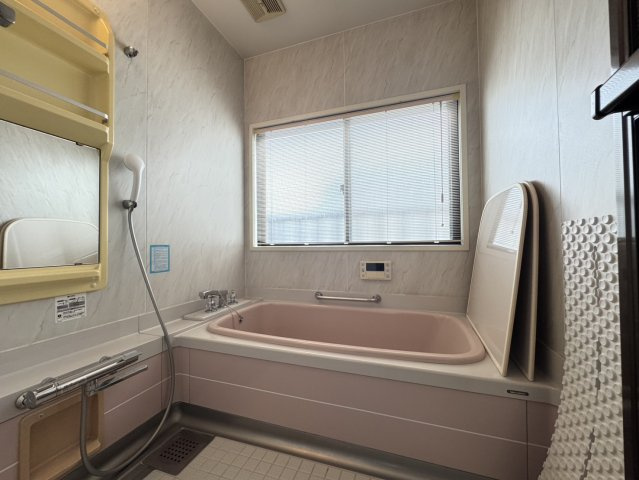 若菜通6丁目戸建の浴室