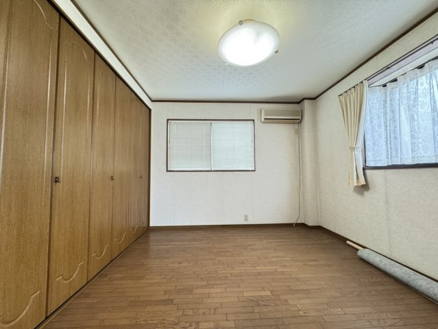 若菜通6丁目戸建の洋室