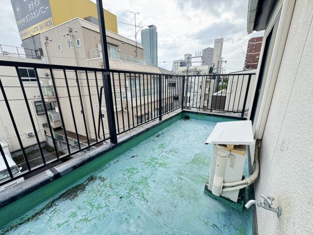 若菜通6丁目戸建のバルコニー