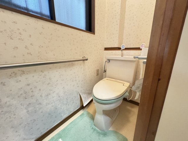 若菜通6丁目戸建のトイレ