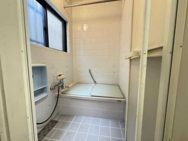 若菜通6丁目戸建の浴室