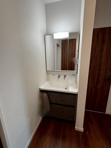 泉佐野市日根野戸建の独立洗面台