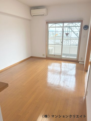 プチアベニュー高木の居間・リビング|LDK13.0帖　