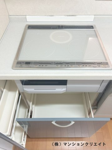 プチアベニュー高木のキッチン|IHキッチン３口コンロ