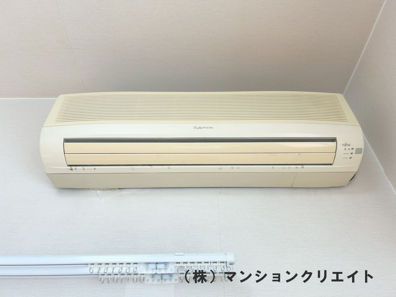 プチアベニュー高木の冷暖房・空調設備|洋室6.1帖のエアコン