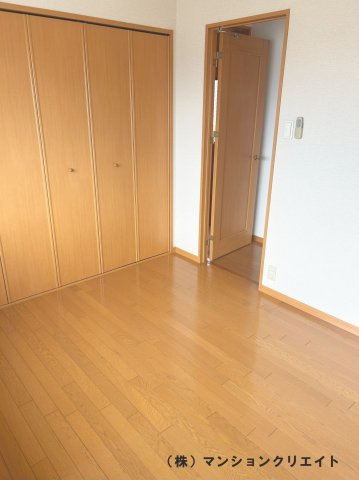 プチアベニュー高木の洋室|洋室5.0帖のクローゼット