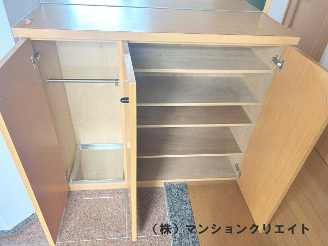 プチアベニュー高木の収納|玄関のシューズボックス