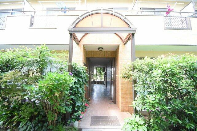 川崎市多摩区登戸の賃貸マンションのエントランス