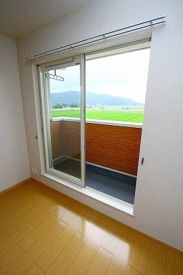 【バルコニー】 | サンリットレジデンスＡ | お洗濯にも便利なバルコニー付き