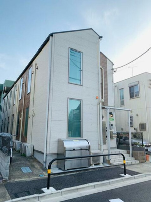 【エントランス】 | オリヴィア北綾瀬 | 敷地内にごみ置き場があります(^^)/