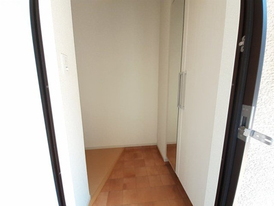 【玄関】 | フィオーレ西庄Ａ | きれいな玄関です