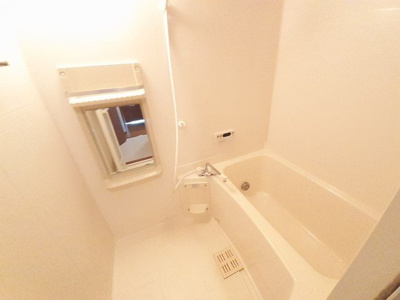 【浴室】 | スカイコーポラスⅡ | コンパクトで使いやすいお風呂です