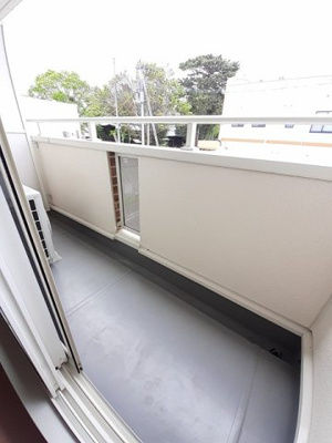 【バルコニー】 | ラッフィナート | 陽当たり良好なバルコニーです