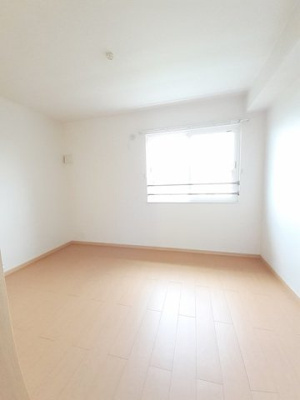 【内装】 | ラッフィナート | 明るい色調の室内です