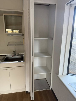  | ライオンズマンション福生第3 | ２０２６年　収納内　壁紙張替え