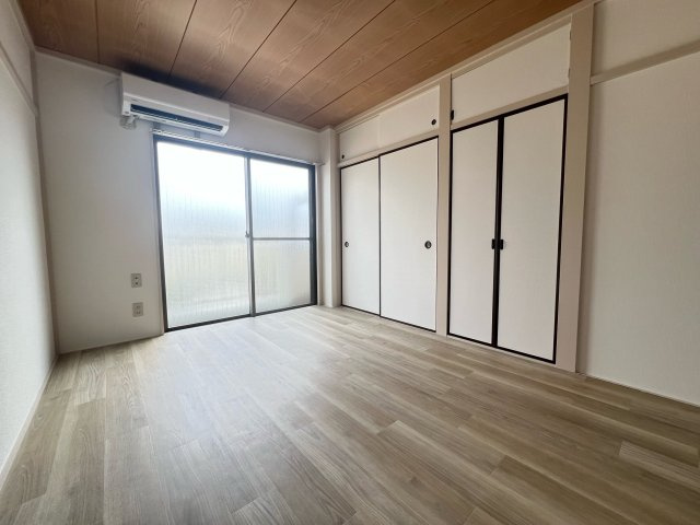 ハイツホワイトの居間・リビング|こちらの居間で趣味の時間をお楽しみください