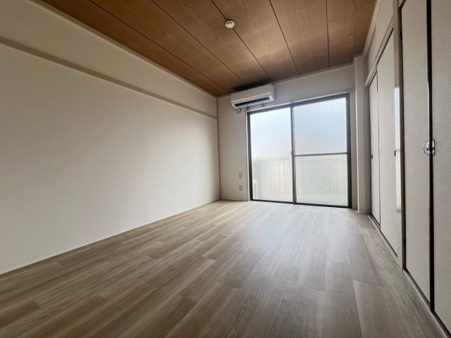 ハイツホワイトの居間・リビング|こちらの居間で趣味の時間をお楽しみください