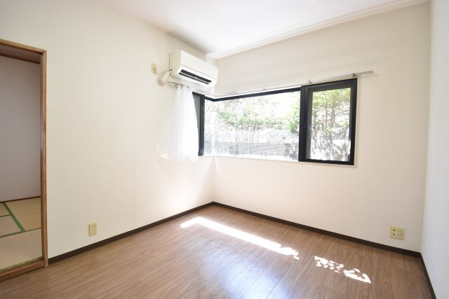 サンロイヤル幸栄の居間・リビング