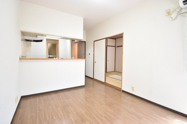 サンロイヤル幸栄の居間・リビング