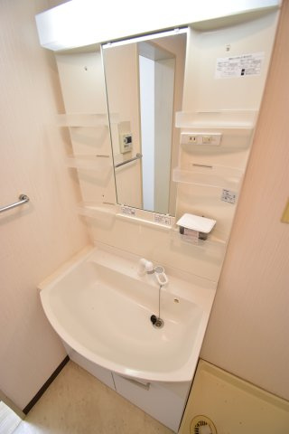 サンロイヤル幸栄の独立洗面台