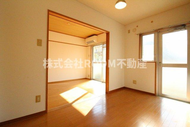 グリーンコーポ早水の内装|明るい室内です