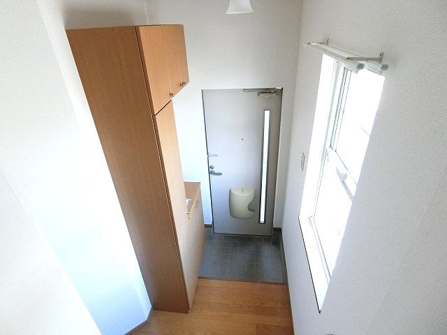 プラムフィールドＢの玄関