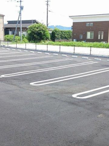 ロータス都城４の駐車場