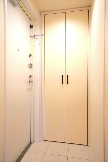 グローリオシェルト池袋Ⅱの玄関