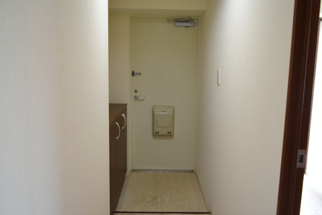 昭島市美堀町５丁目の中古マンションの玄関