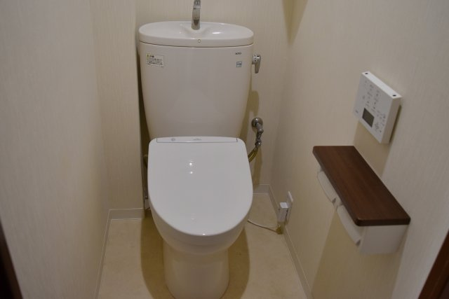 昭島市美堀町５丁目の中古マンションのトイレ
