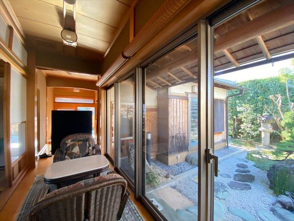 和歌山市船所の中古一戸建の内装|広エンからお庭が眺めれます♪