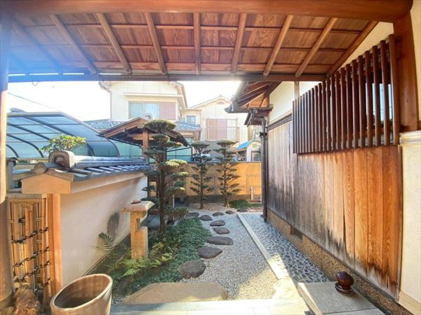 和歌山市船所の中古一戸建の庭