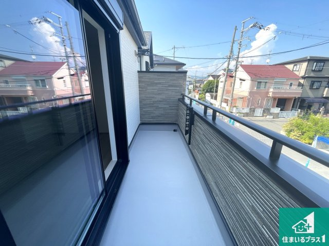 高槻市高西町　新築一戸建てのバルコニー|ワイドバルコニーは洗濯物を干すスペースが広いのでご家族が多くても安心！