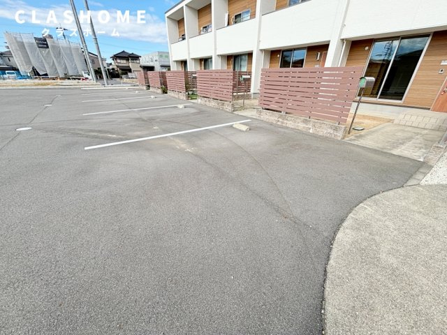 ルシアス　　刈谷市近郊の賃貸はクラスホームの駐車場
