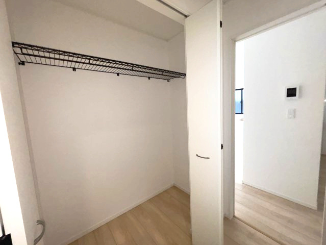 クレイドルガーデン西垣生第2-1号棟　新築分譲住宅(全2棟)の収納|大きなものも収納できそうです