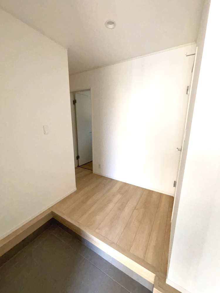 クレイドルガーデン西垣生第2-1号棟　新築分譲住宅(全2棟)の玄関|玄関です