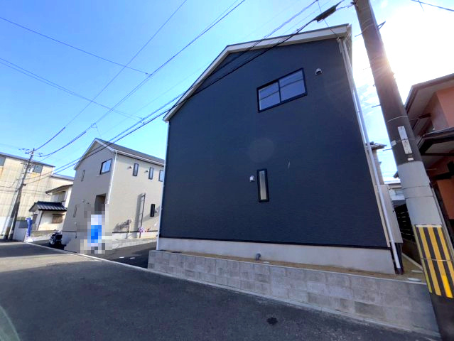 クレイドルガーデン西垣生第2-1号棟　新築分譲住宅(全2棟)の前面道路含む現地写真|前面道路含む現地写真です