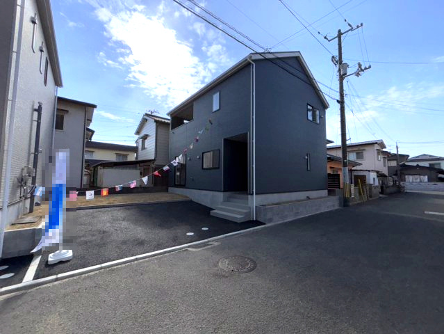 クレイドルガーデン西垣生第2-1号棟　新築分譲住宅(全2棟)の前面道路含む現地写真|前面道路含む現地写真です