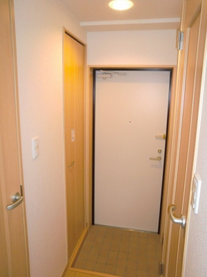 【玄関】 | ロッソ美園 | ゆったりとした玄関です