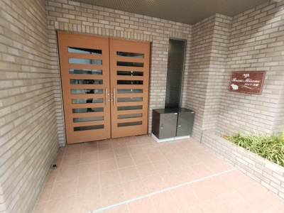 【エントランス】 | ロッソ美園 | 清潔なエントランスです
