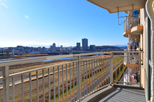府中市住吉町２丁目の中古マンションのバルコニー