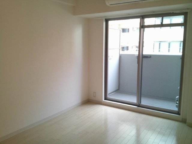 大阪市中央区島町２丁目の賃貸マンションの居間・リビング